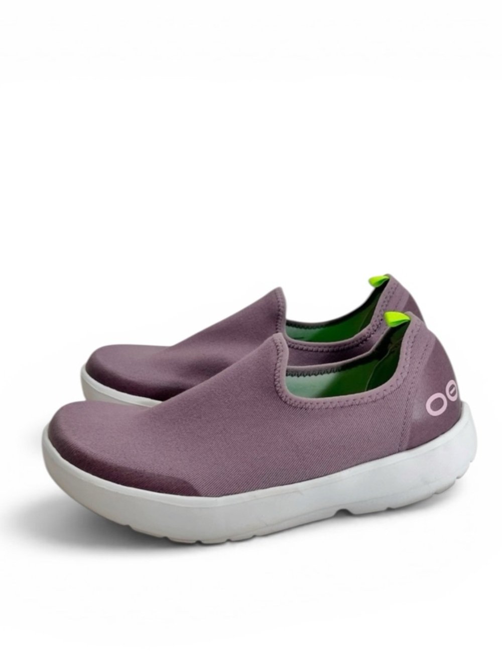 OOFOS OOmg eeZee Low Shoe  in Mauve